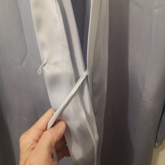 3/$20 Jones New York robe - Picture 4 of 14